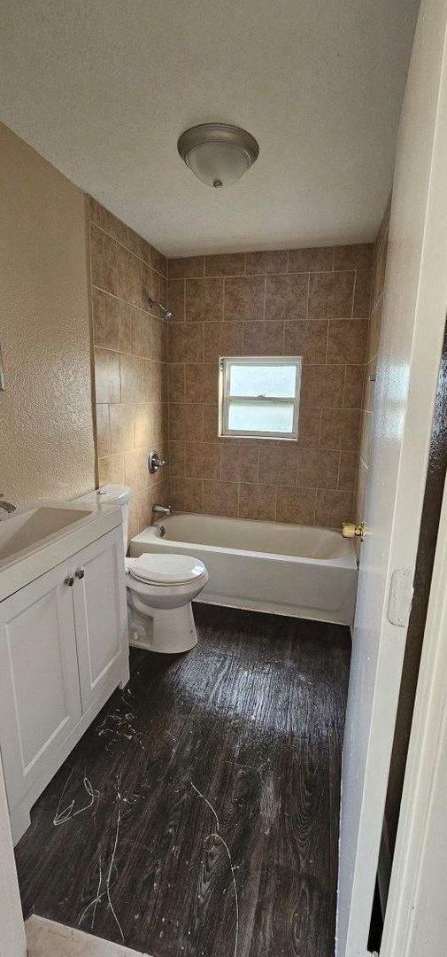 Building Photo - Central Lakeland Rental