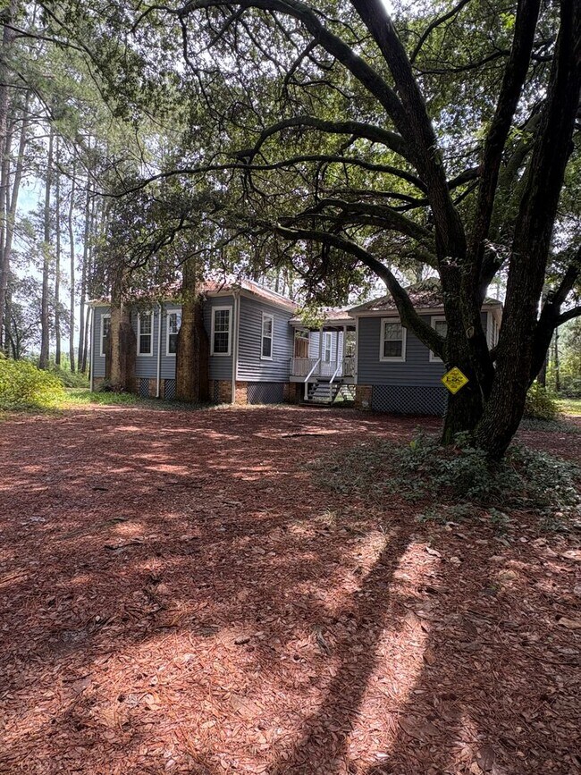 Building Photo - 23500-A River Road