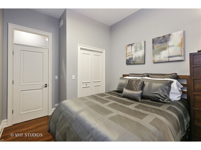 Building Photo - 3161 N Halsted St