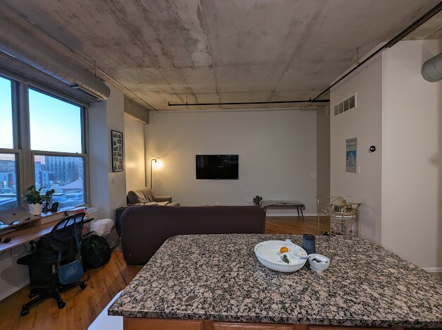 Building Photo - 6 S Laflin St