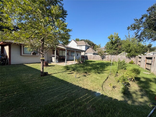 Building Photo - 13419 Klamath Falls Dr