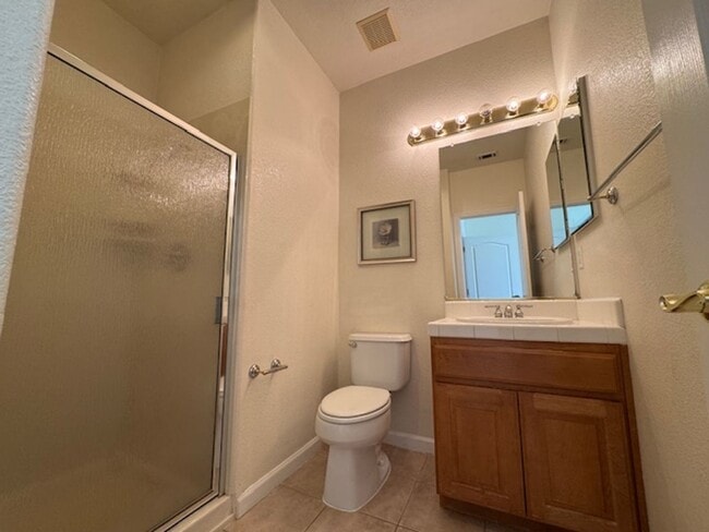 Building Photo - Gorgeous 5 bedroom + office, 4.5 bath Alam...