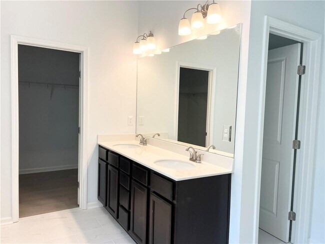 Building Photo - 2409 Ivy Meadow Ln