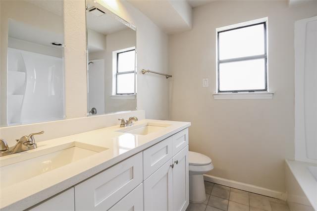 Building Photo - 2102 Monterrey Pl