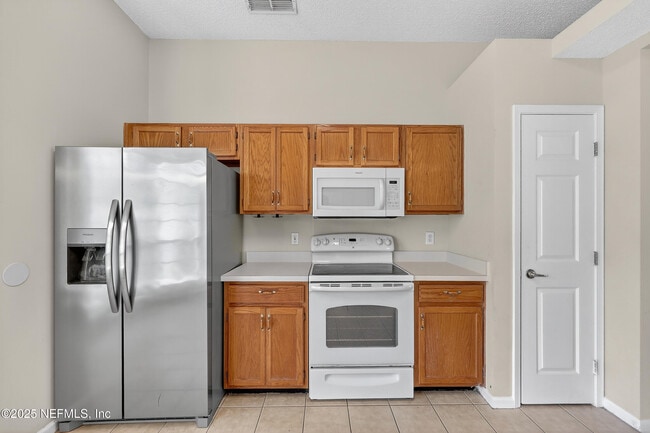 Building Photo - 12799 Glade Springs Dr S