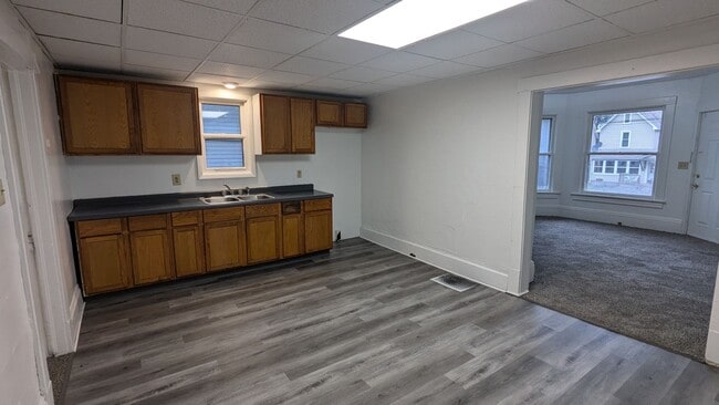 Building Photo - J &amp; D Family Properties (719 Prospect Ave)