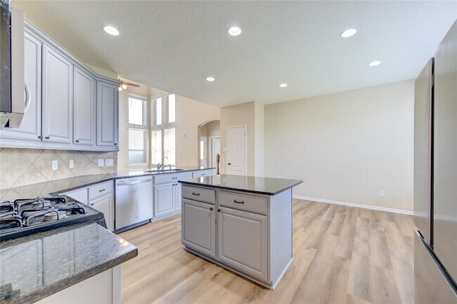 Building Photo - 6027 Mystic Berry Dr