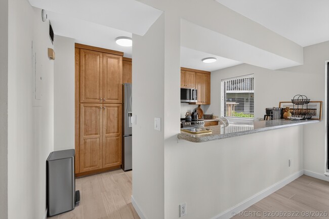 Building Photo - 302 Brackenwood Cir