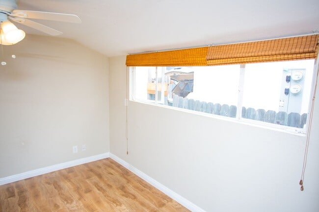 Building Photo - 915 E Balboa Blvd