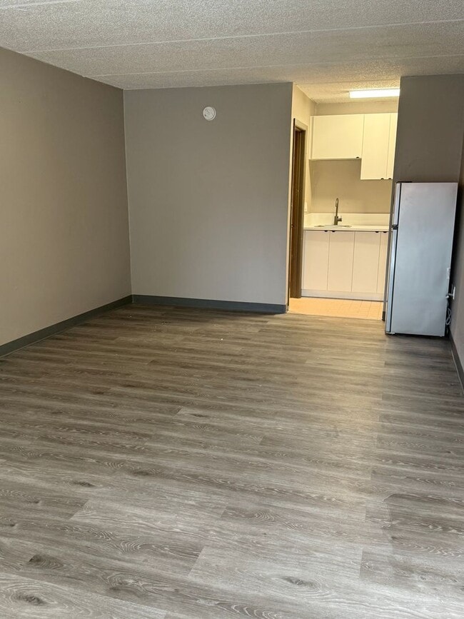 Building Photo - 5020-161 Irlo Bronson Olam Studio Apartments - 2nd month FREE RENT!!!
