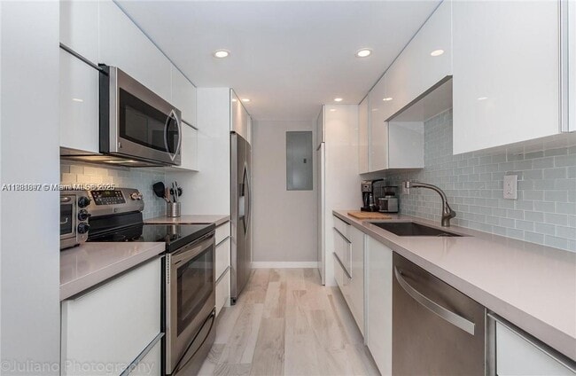 Building Photo - 2451 Brickell Bay Dr