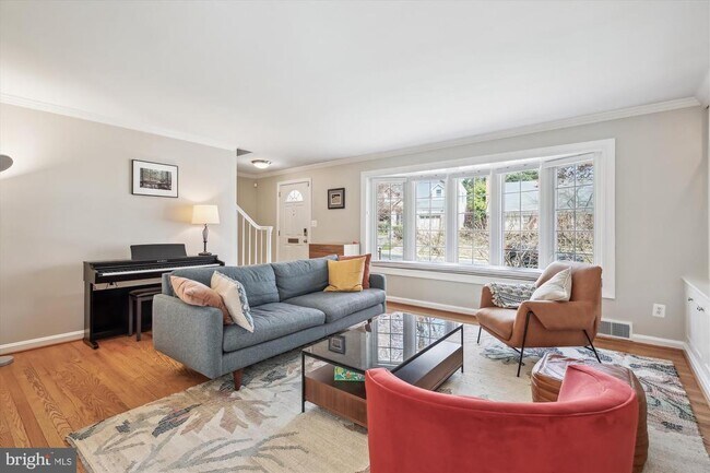 Building Photo - 5213 Rayland Dr