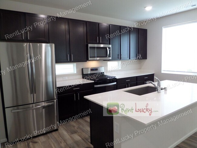 Building Photo - Fantastic 3-Bedroom + Den + Bonus Room Home with A/C in Milton!