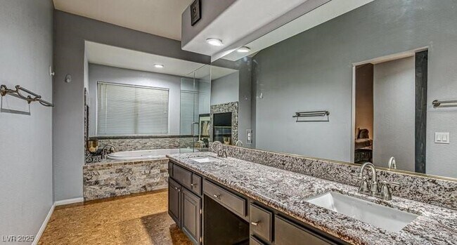 Building Photo - 7769 Verde River Way