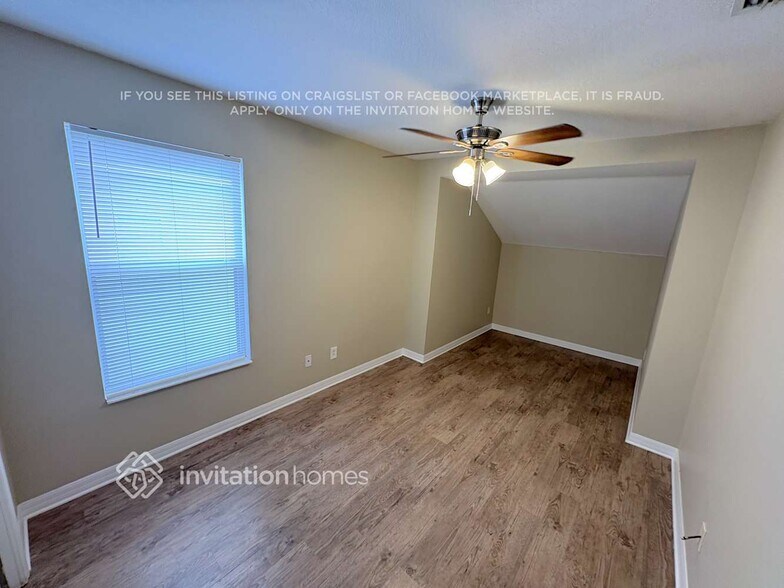 Building Photo - 15324 Skip Jack Loop