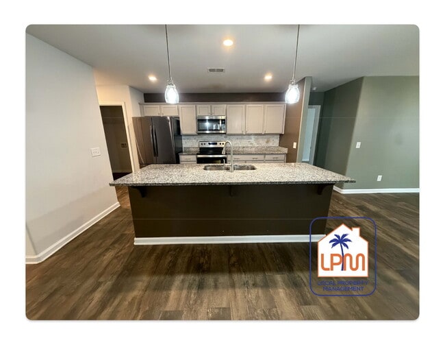 Building Photo - 3-Bedroom, 2 Full Baths in Ridgeland – 1,679 Sq. Ft. of Cozy Living!