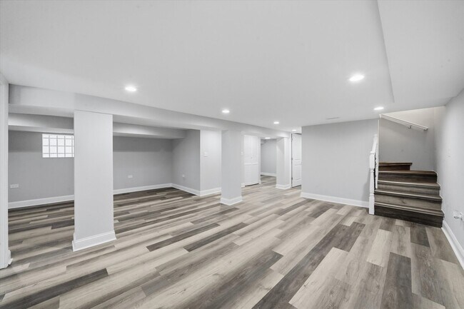 Building Photo - 7940 S Perry Ave