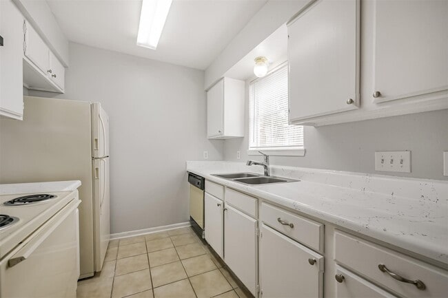 Building Photo - 1213 Lyric Ln