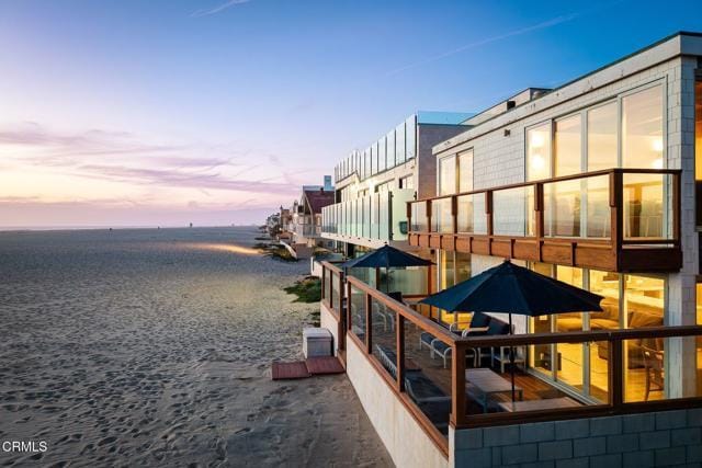 Building Photo - 3373 Ocean Dr