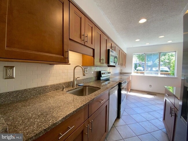 Building Photo - 326 Brigade Ct