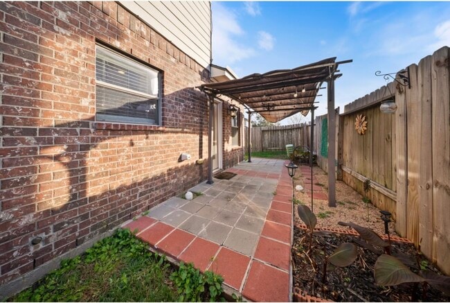 Building Photo - 18123 Hillock Glen Ln