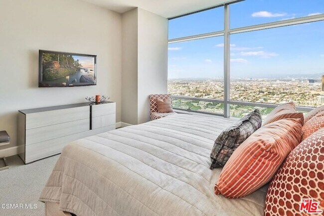 Building Photo - 900 W Olympic Blvd