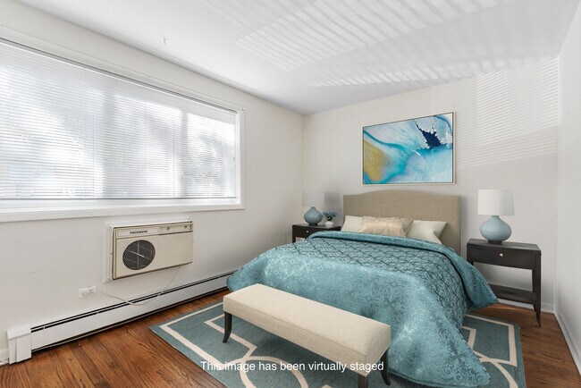 Building Photo - 1921 Harrison St