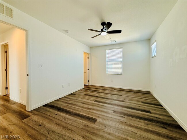 Building Photo - 398 Moonlight Opera Ct