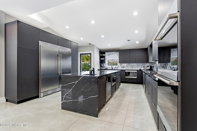 Building Photo - 612 Deal Rd