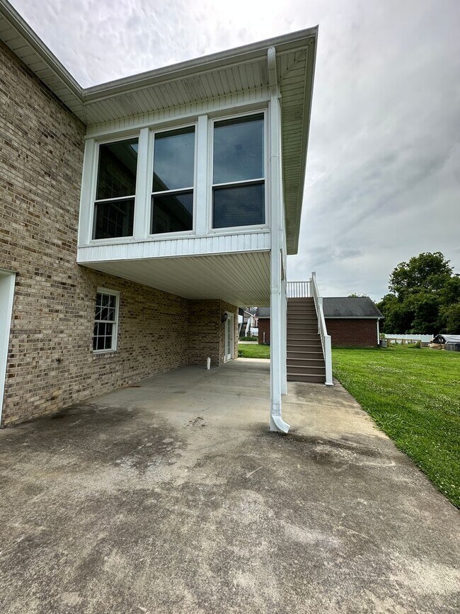 Building Photo - 3437 Bailey Ranch Rd