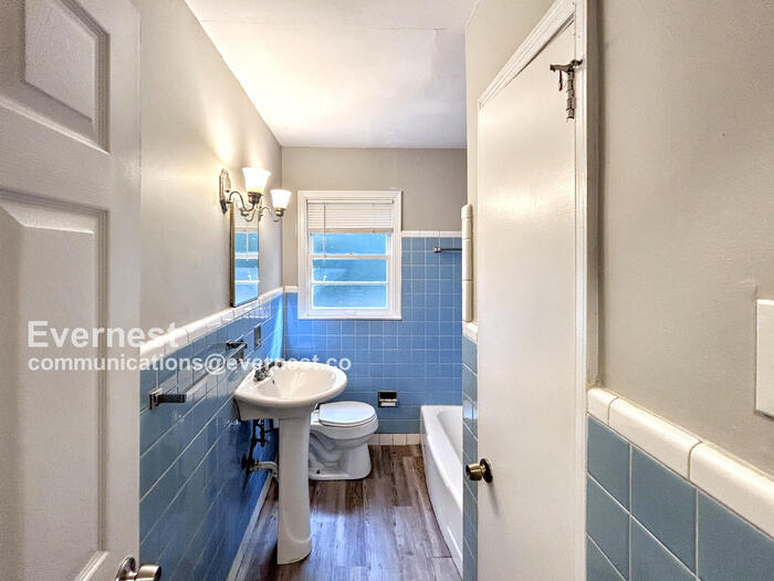 Building Photo - 333 Robertson Ave