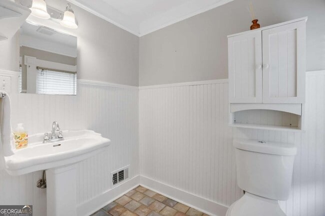 Building Photo - 1834 McLendon Ave NE