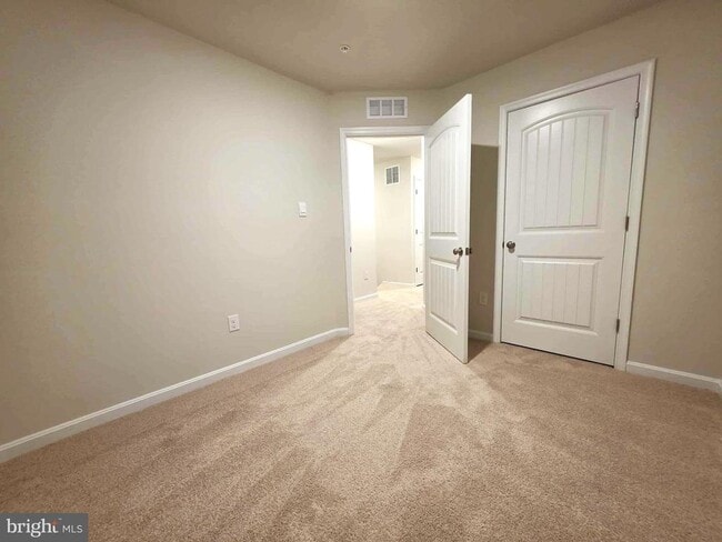 Building Photo - 822 Mersey Ln