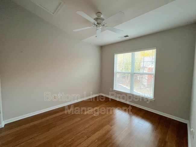 Building Photo - 10814 Princeton Village Dr