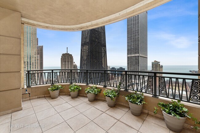 Building Photo - 800 N Michigan Ave