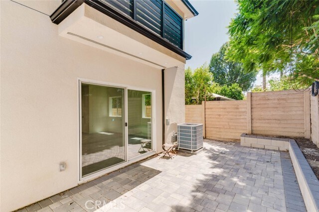 Building Photo - 8839 Sophia Ave