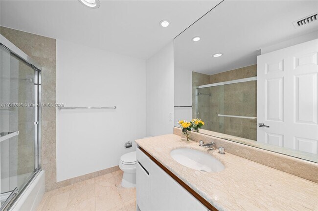 Building Photo - 1643 Brickell Ave