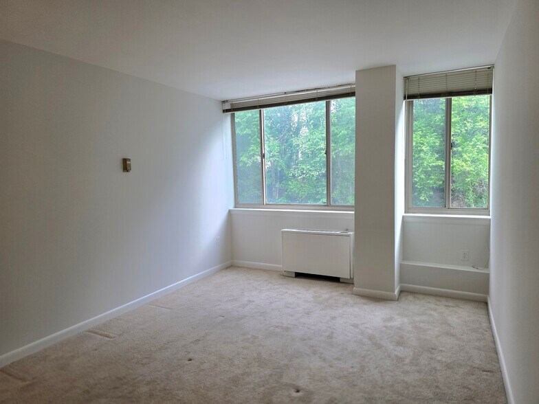 Bedroom - 5565 Columbia Pike