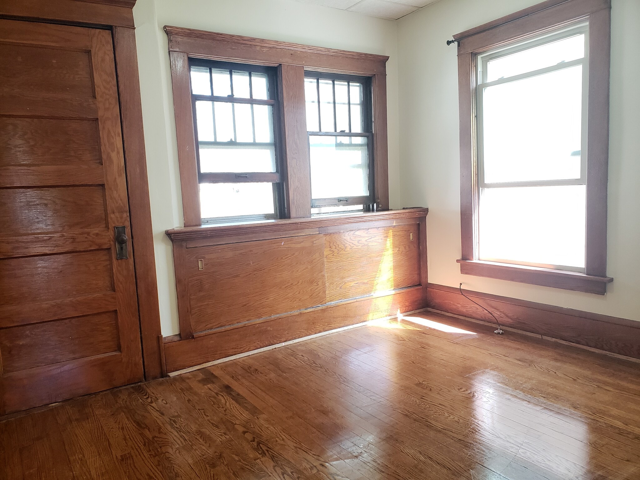 2nd Bedroom w/Hardwood floors - 423 Steward Ave