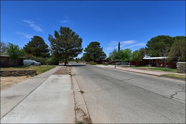 Building Photo - 408 Crane Ave