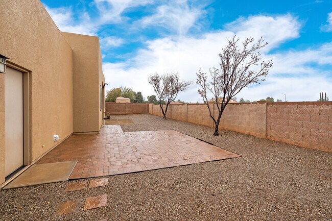 Building Photo - 1981 Sunview Ct