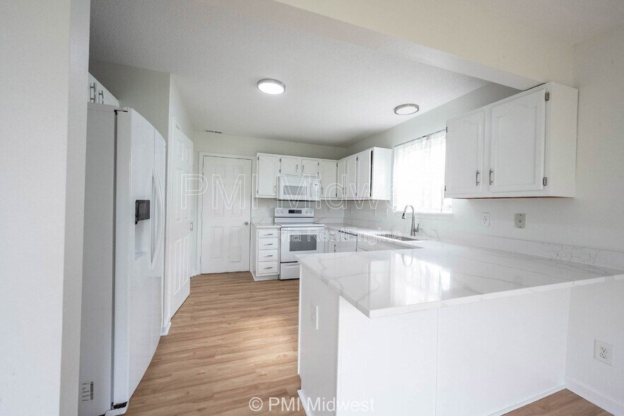 Building Photo - 3822 LimeLight Ln