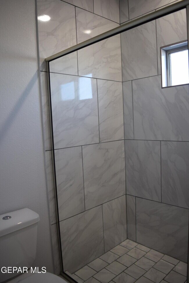 Building Photo - 1103 Nickel Hl Ave