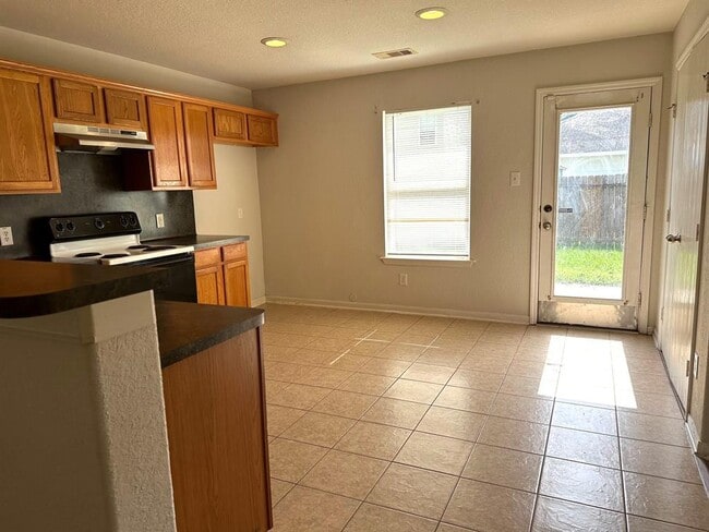 Building Photo - 13231 Ridgewood Knoll Ln