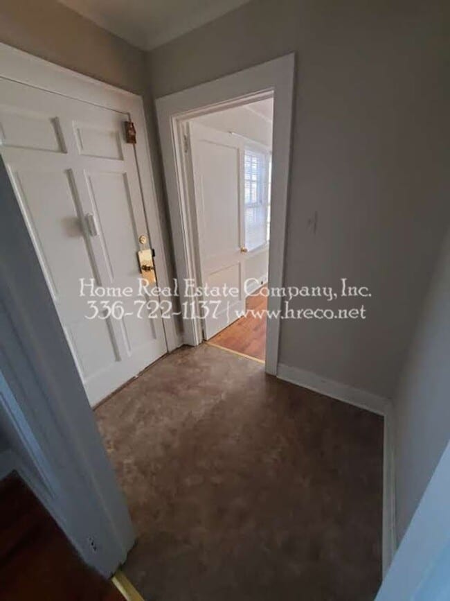 Building Photo - 1354 Westbrook Plaza Dr