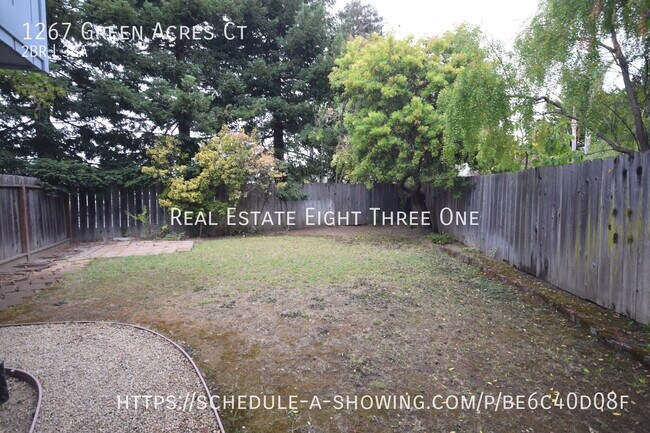 Building Photo - 1267 Green Acres Ct