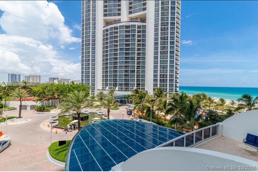 Building Photo - 18101 Collins Ave