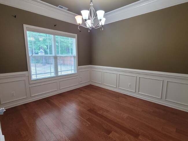Building Photo - 5833 Kindley Dr