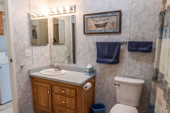 Building Photo - Cozy & Bright Manufactured Home in Fortuna...