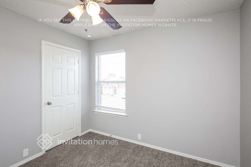 Building Photo - 1400 Cloyne Dr